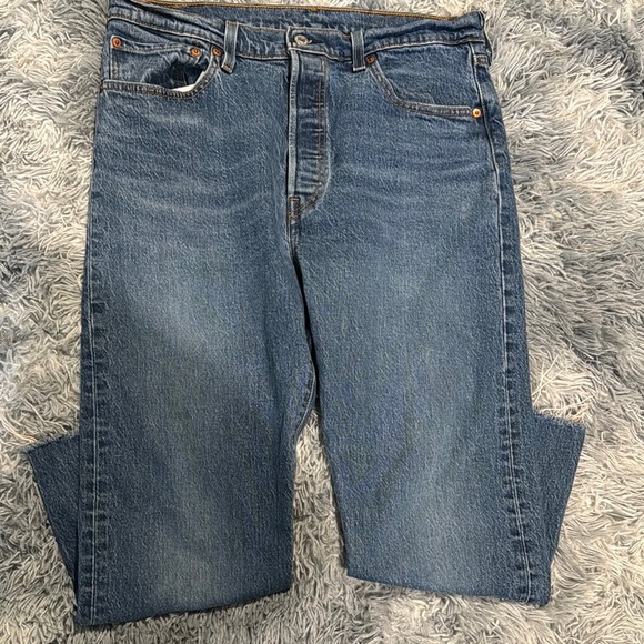 Levi's CAPRI Blue Denim Jeans with Signature Patch - Picture 9 of 12